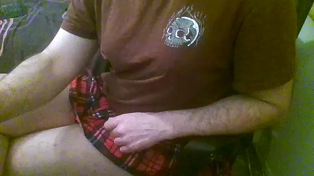 Snapshot of AshWinter chatting on December 11, 9:34 pm AshWinter online show from December 11, 9:34 pm