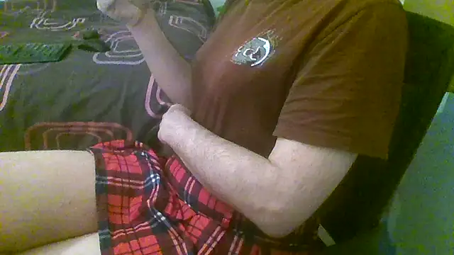 Snapshot of AshWinter chatting on December 11, 12:44 pm AshWinter online show from December 11, 12:44 pm