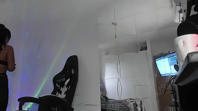 Snapshot of Moon_Sammy chatting on February 8, 1:31 pm Moon Sammy online show from February 8, 1:31 pm