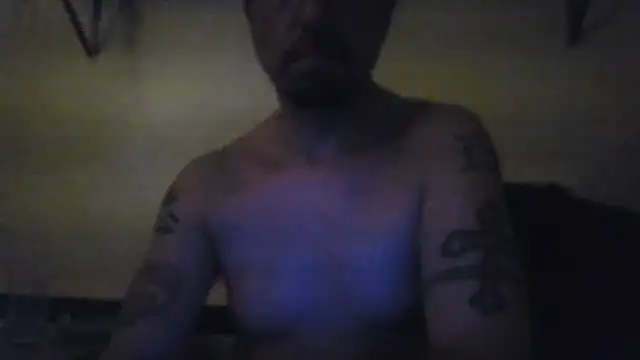 Snapshot of nakedtony81 chatting on June 4, 4:22 pm nakedtony81 online show from June 4, 4:22 pm