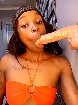 Snapshot of DickDiva1 chatting on March 7, 3:49 pm DickDiva1 online show from March 7, 3:49 pm