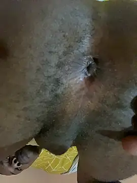 Snapshot of skyfall200 chatting on December 20, 9:06 pm skyfall200 online show from December 20, 9:06 pm