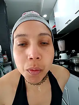 Snapshot of KimPielCanela chatting on October 21, 4:50 pm KimPielCanela online show from October 21, 4:50 pm