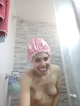 Snapshot of KimPielCanela chatting on December 3, 8:08 pm KimPielCanela online show from December 3, 8:08 pm