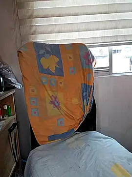 Snapshot of KimPielCanela chatting on November 9, 8:24 pm KimPielCanela online show from November 9, 8:24 pm