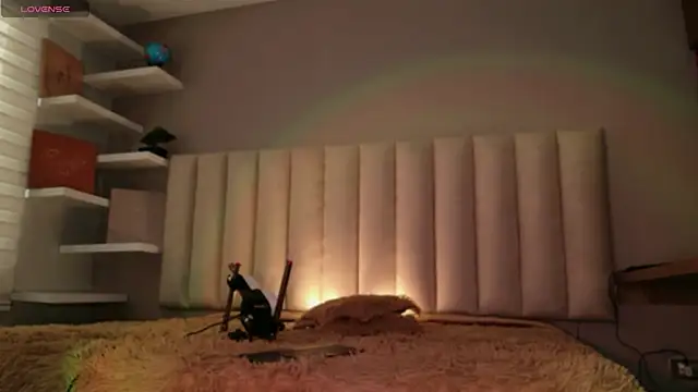 Megan mooree  online show from December 15, 12:11 pm