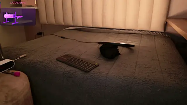 Snapshot of Megan_mooree_ chatting on October 2, 1:03 pm Megan mooree online show from October 2, 1:03 pm