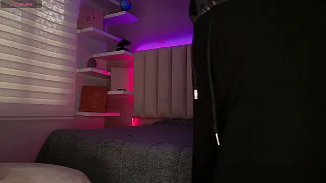 Megan mooree  online show from October 30, 12:14 pm