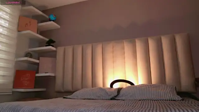 Megan mooree  online show from November 11, 12:11 pm