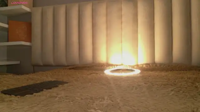 Megan mooree  online show from April 16, 12:39 pm