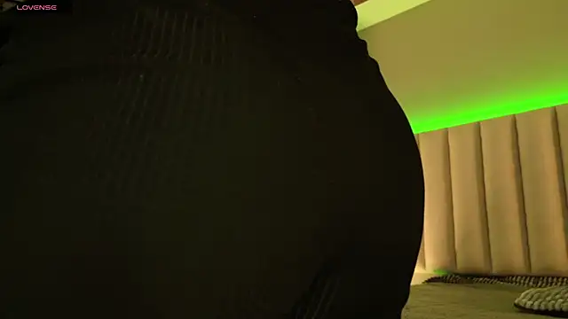 Snapshot of Megan_mooree_ chatting on September 27, 12:55 pm Megan mooree online show from September 27, 12:55 pm