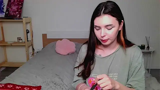 peaachybabe   online show from March 13, 11:27 pm