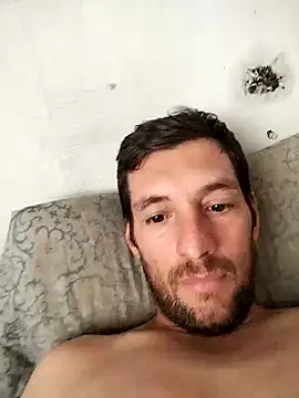 Robert83uy online show from December 30, 8:25 pm