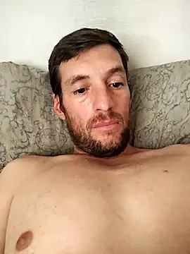 Robert83uy online show from December 31, 6:13 pm