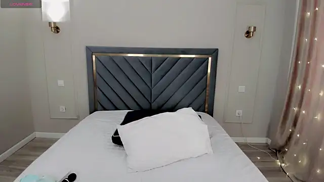 oxxx me online show from February 28, 5:04 am