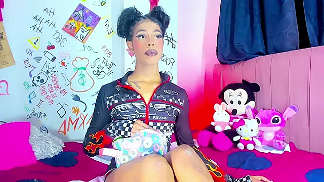 Snapshot of bloom444 chatting on February 5, 1:34 am bloom444 online show from February 5, 1:34 am