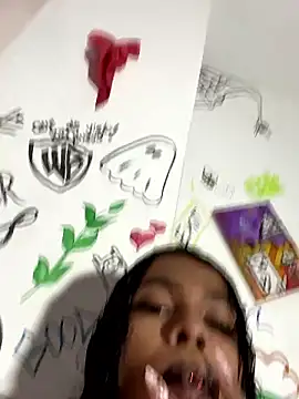 Snapshot of bloom444 chatting on January 17, 2:37 am bloom444 online show from January 17, 2:37 am