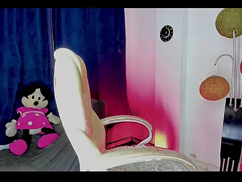 bloom444 online show from April 28, 2:27 am