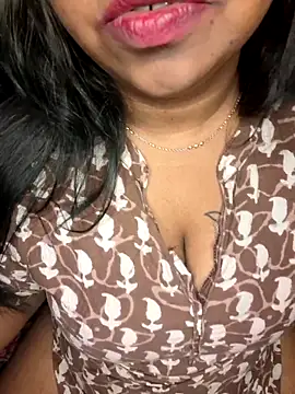 Snapshot of IndieSM chatting on November 16, 8:57 pm IndieSM online show from November 16, 8:57 pm