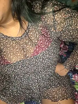 Snapshot of IndieSM chatting on October 25, 8:42 pm IndieSM online show from October 25, 8:42 pm