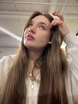 Snapshot of Holly_Molii chatting on March 19, 10:00 am Holly Molii online show from March 19, 10:00 am