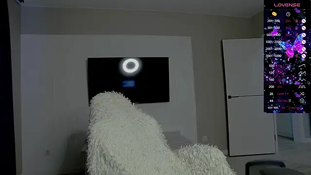 Holly Molii online show from November 24, 6:13 am