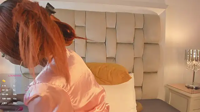 SamanthaBrown69 online show from November 6, 3:43 am