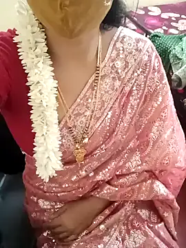 Snapshot of yourtamilcouple chatting on January 9, 8:13 am yourtamilcouple online show from January 9, 8:13 am