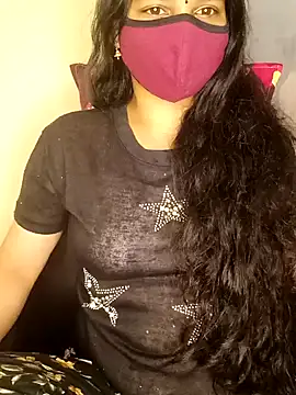 Snapshot of yourtamilcouple chatting on January 7, 5:53 pm yourtamilcouple online show from January 7, 5:53 pm