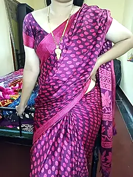 Snapshot of yourtamilcouple chatting on September 21, 3:22 am yourtamilcouple online show from September 21, 3:22 am