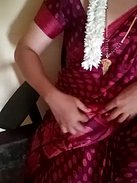 Snapshot of yourtamilcouple chatting on February 4, 10:32 am yourtamilcouple online show from February 4, 10:32 am