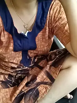 Snapshot of yourtamilcouple chatting on January 28, 11:17 am yourtamilcouple online show from January 28, 11:17 am