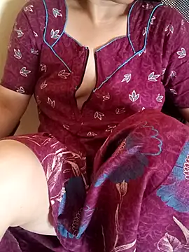 Snapshot of yourtamilcouple chatting on February 15, 4:14 am yourtamilcouple online show from February 15, 4:14 am