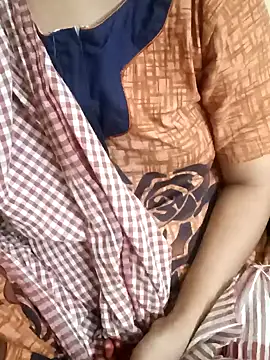 Snapshot of yourtamilcouple chatting on January 28, 6:17 pm yourtamilcouple online show from January 28, 6:17 pm