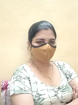 Snapshot of yourtamilcouple chatting on March 4, 6:39 pm yourtamilcouple online show from March 4, 6:39 pm