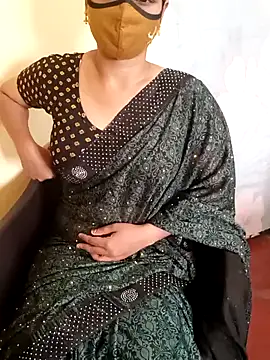 Snapshot of yourtamilcouple chatting on January 6, 9:19 am yourtamilcouple online show from January 6, 9:19 am