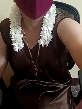 Snapshot of yourtamilcouple chatting on February 21, 6:48 pm yourtamilcouple online show from February 21, 6:48 pm