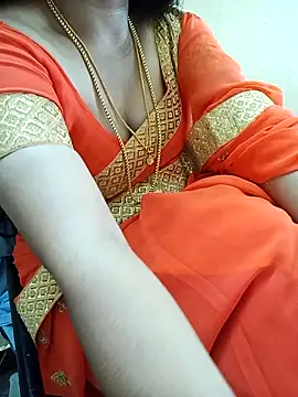 Snapshot of yourtamilcouple chatting on November 6, 4:05 am yourtamilcouple online show from November 6, 4:05 am