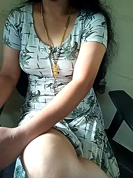 Snapshot of yourtamilcouple chatting on November 20, 2:45 am yourtamilcouple online show from November 20, 2:45 am