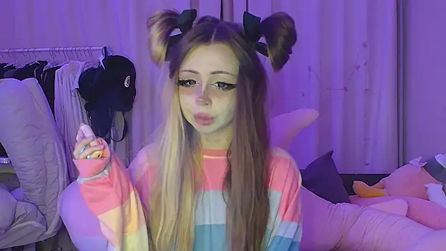 suemeow online show from April 12, 8:23 pm