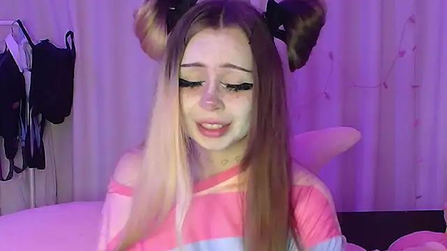 suemeow online show from April 16, 7:14 pm