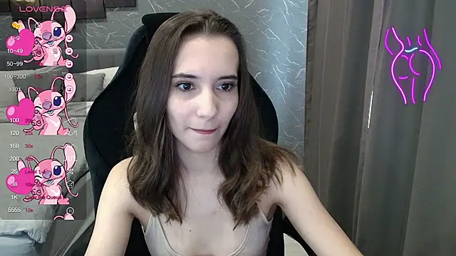 Snapshot of Alice_Weiss chatting on November 8, 9:24 am Alice Weiss online show from November 8, 9:24 am