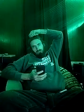 Snapshot of RobStrokes215 chatting on November 23, 5:28 am RobStrokes215 online show from November 23, 5:28 am