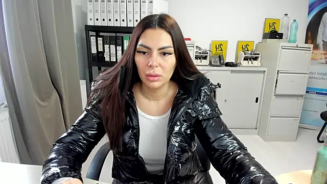 kilenyapatrice online show from November 15, 11:25 am