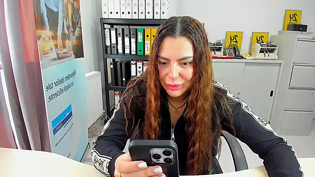 kilenyapatrice online show from February 9, 1:46 pm
