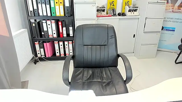 kilenyapatrice online show from September 23, 10:33 am