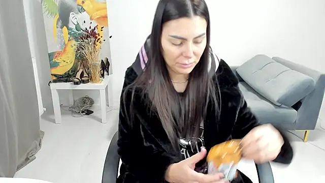 kilenyapatrice online show from January 14, 2:53 pm