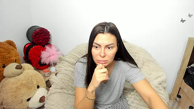 kilenyapatrice online show from February 11, 1:44 pm