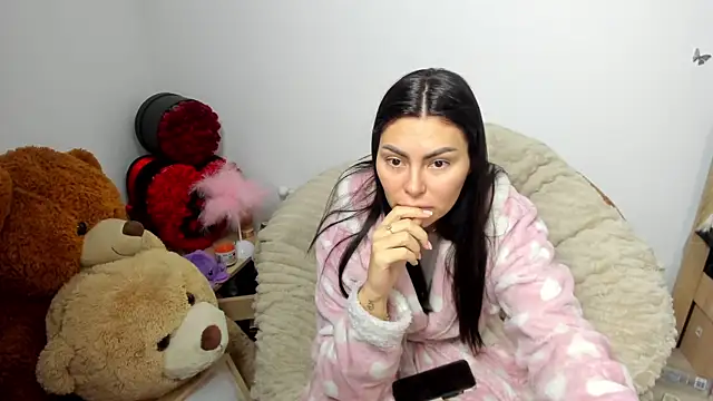 kilenyapatrice online show from February 22, 12:40 pm