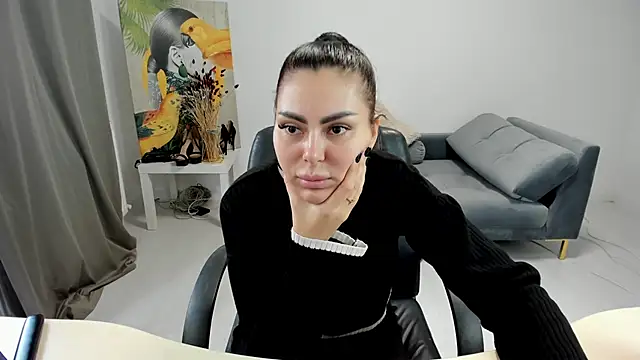 kilenyapatrice online show from January 10, 12:00 pm